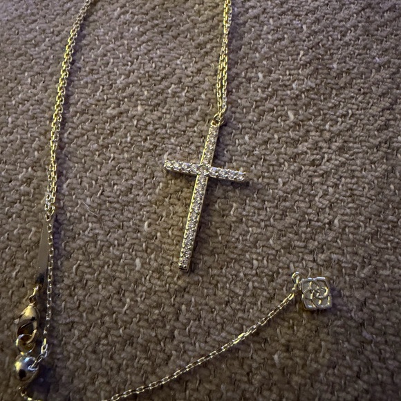 Kendra Scott Gold Necklace with Gold Cross Pendant - Picture 3 of 7